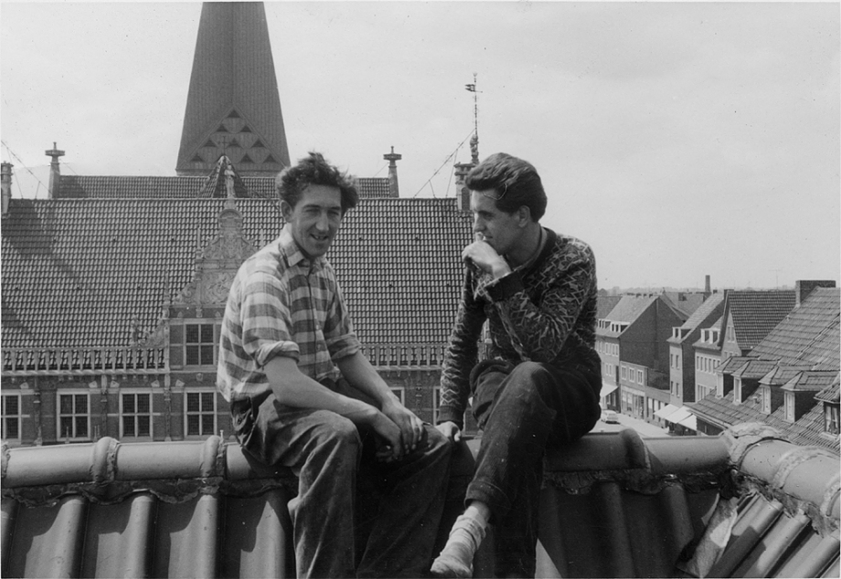Senior Franzke (rechts) auf dem Dach der Georgs Apotheke in Bocholt